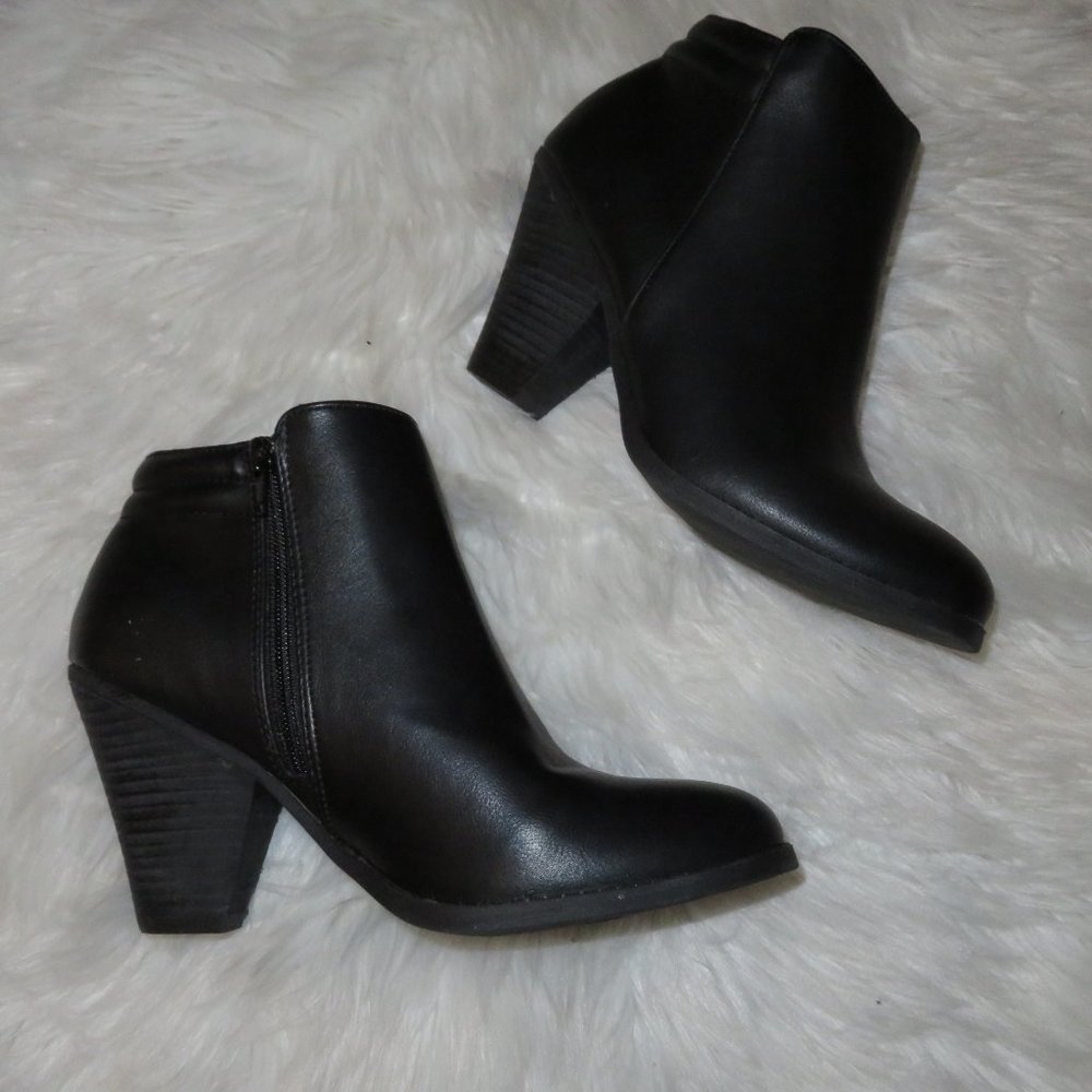 NWT MIA Ankle Booties Size 9